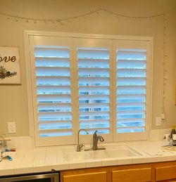 REAL WOOD & LIFETIME WARRANTY, Custom Interior Shutters, Plantation Shutters, Window Treatments, Window Coverings, Persianas de Madera