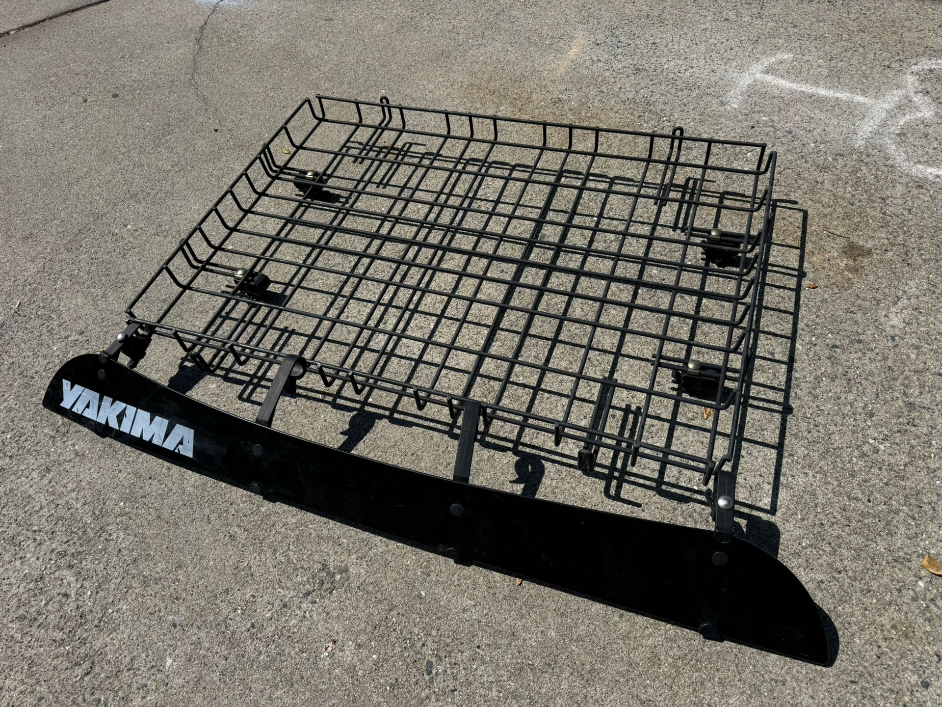 YAKIMA Basketcase Roof Basket For Round, Square Bars 39"x 27"