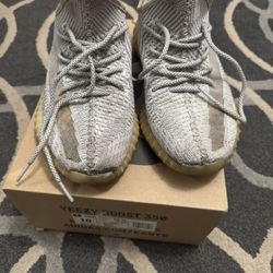 Yeezy Static Non Reflective 