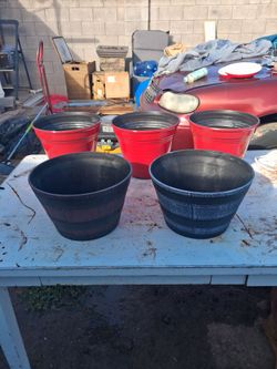 Set of 5 Plastic Planter Pots