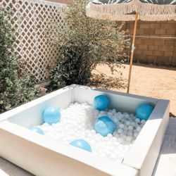 Bouncer House Ball Pit