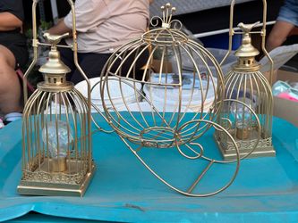 Carriage and lanterns