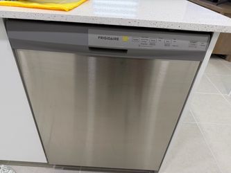 Dishwasher      ( Frigidaire FDPC4314AS.)