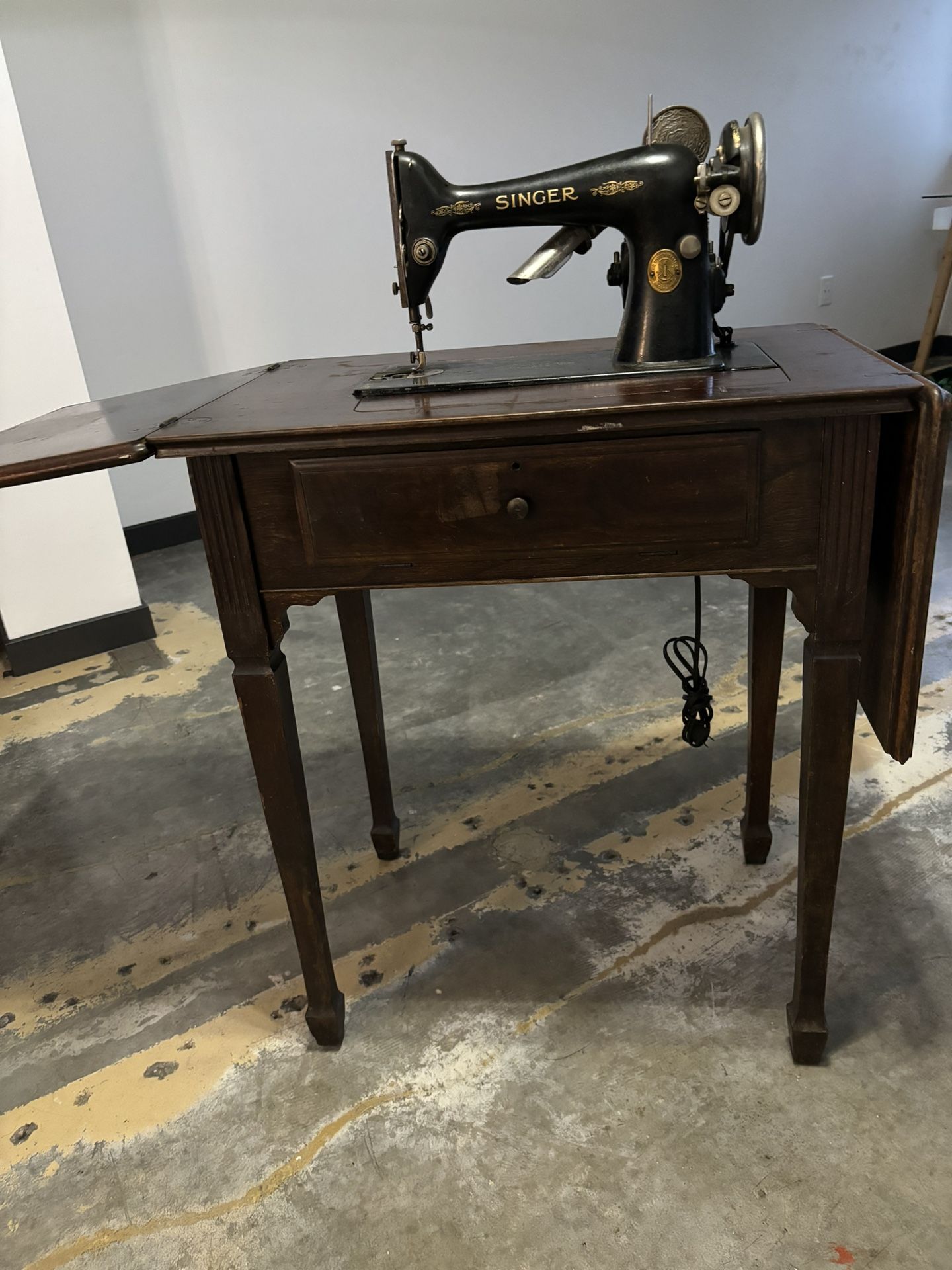 1948 Singer Sewing Machine