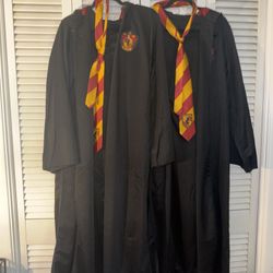Gryffindor robe and tie 