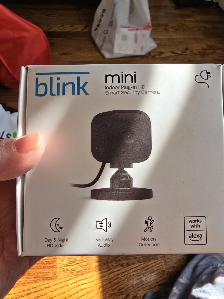 Blink Mini Indoor Plug-In HD Smart Security Camera