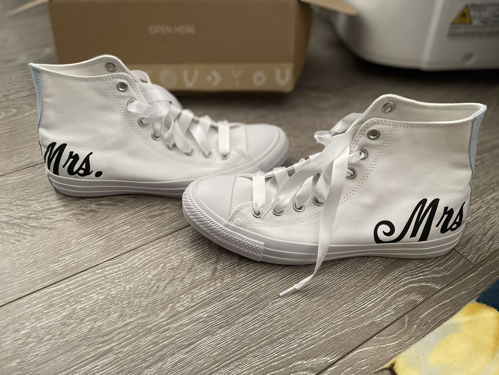 Mrs Wedding Converse