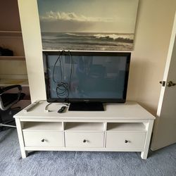 Tv Table And Tv 