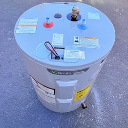 Ao Smith Signature 100 38-Gallons Lowboy 4500-Watt Double Element Electric Water Heater...