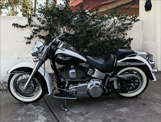 Harley Davidson Deluxe