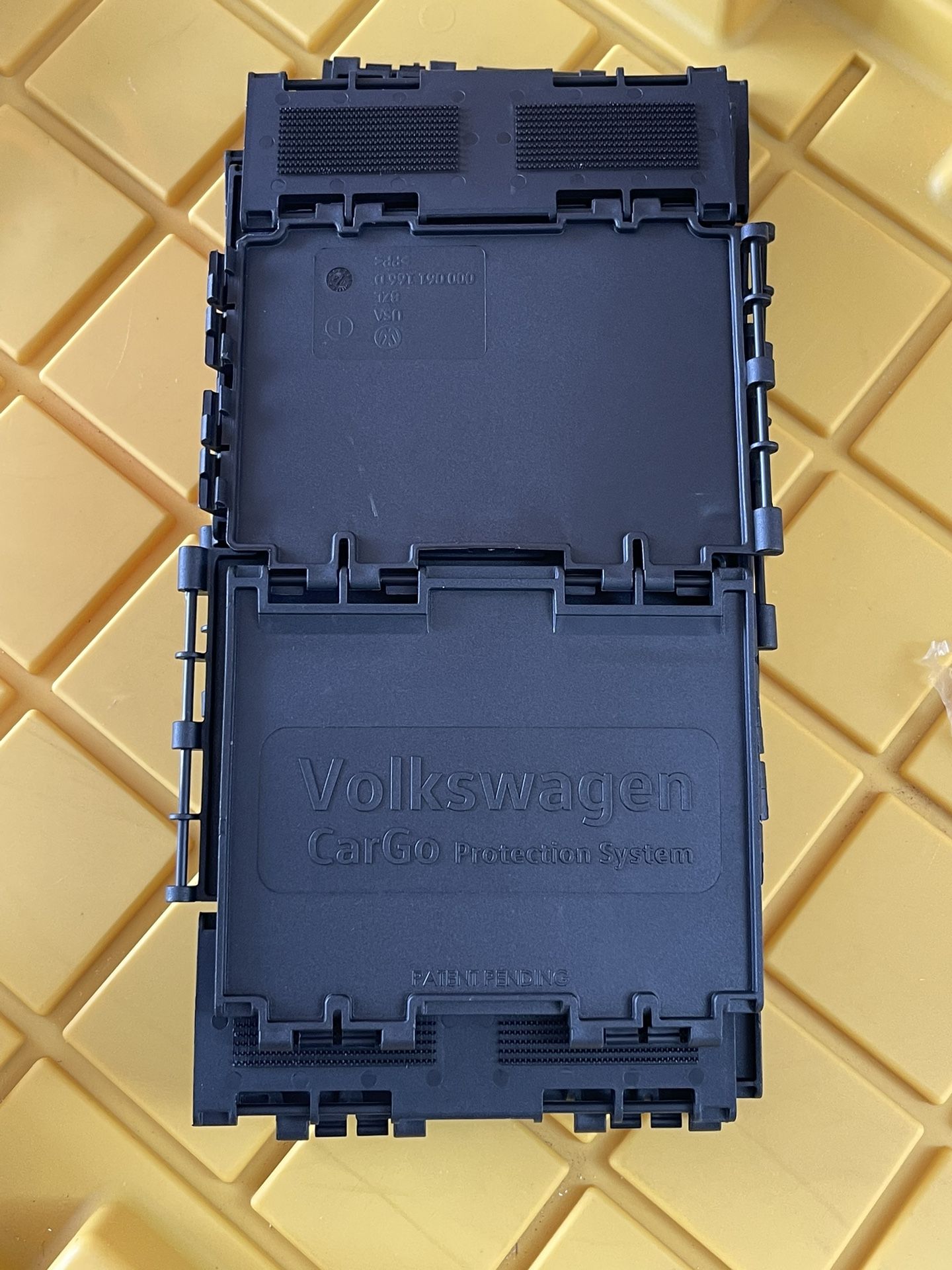 2022 Volkswagen Atlas CargoGo Protection System
