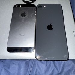 2 I Phones One Is a 5 The Other Is a 7 