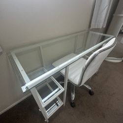 White Vanity, Chair & Light Up Mirror 