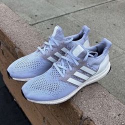 ULTRA BOOST SIZE 10