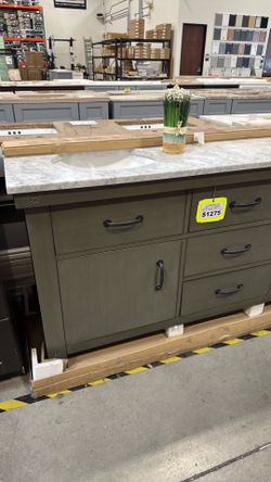 SALE VANITY 72"