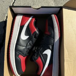 Air Jordan 1 Low (black/gym red-white size 9 men)