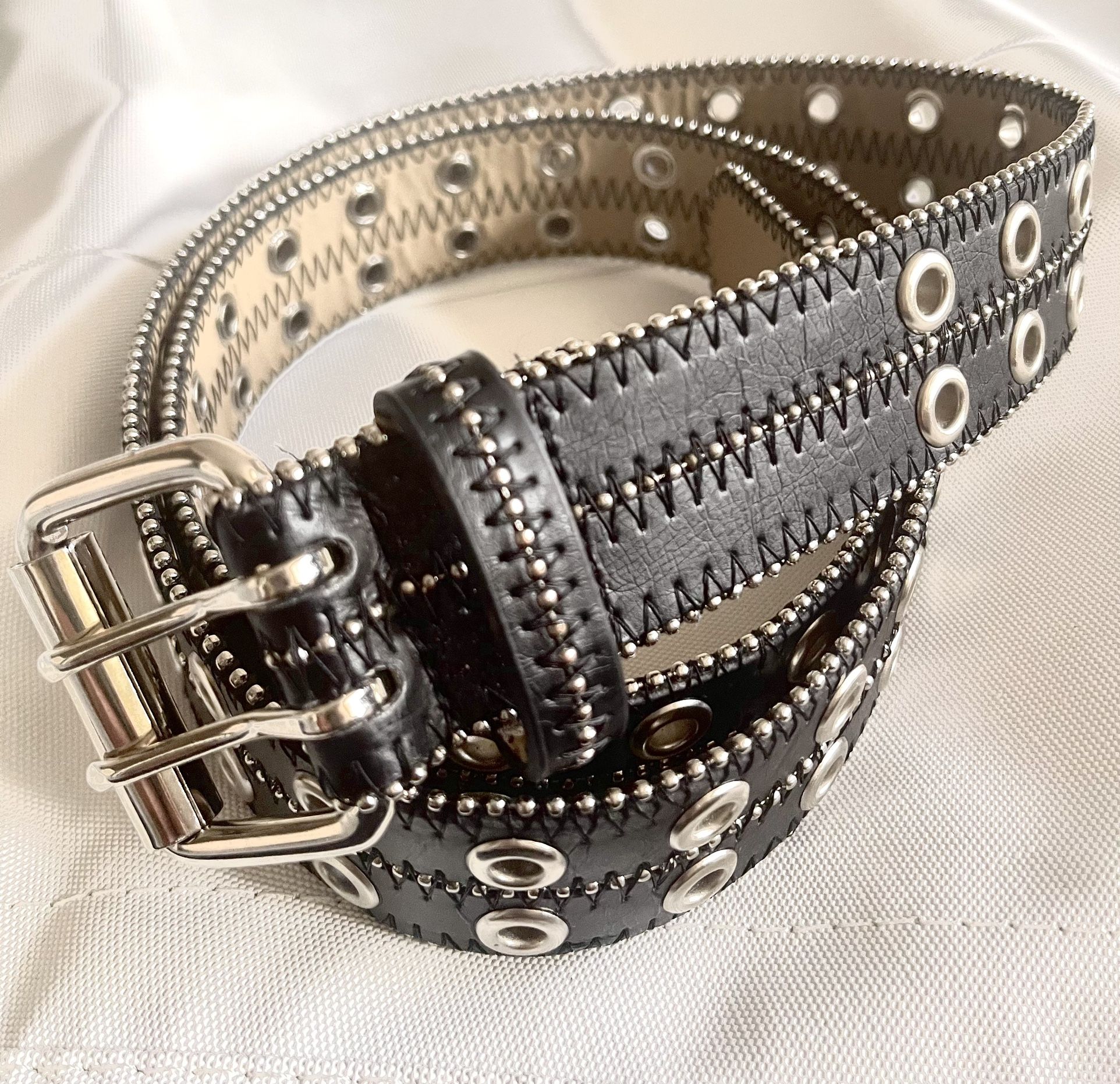 Vintage Early 90’s Double Row Grommet Belt LIKE NEW!