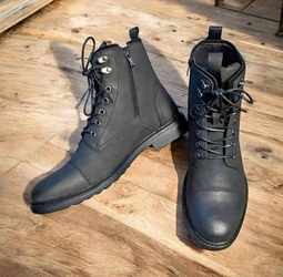 Black Classic Boots for Men - Motorcycle Boots & All-Season - Size: 9