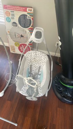 Electric baby swing