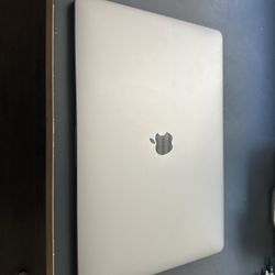 MacBook Pro 15 Inch 2016