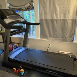 NordicTrack 1750 Treadmill
