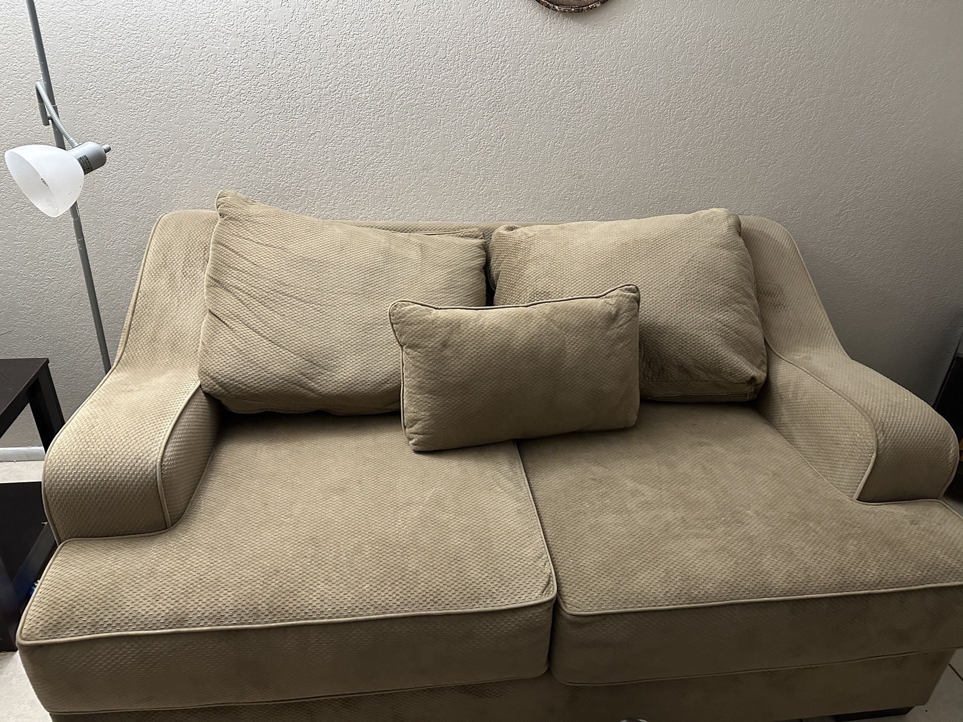 FREE Couches for Sale in Phoenix, AZ OfferUp