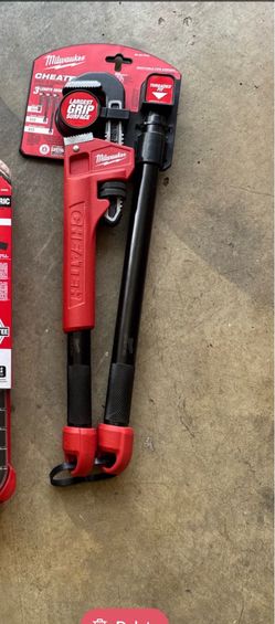 Milwakee pipe wrench