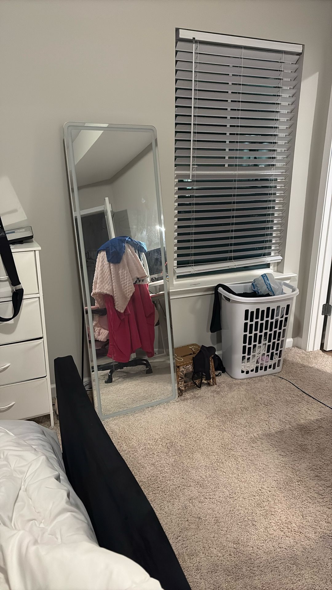 LED MIRROR WITH 3 LIGHT MODES