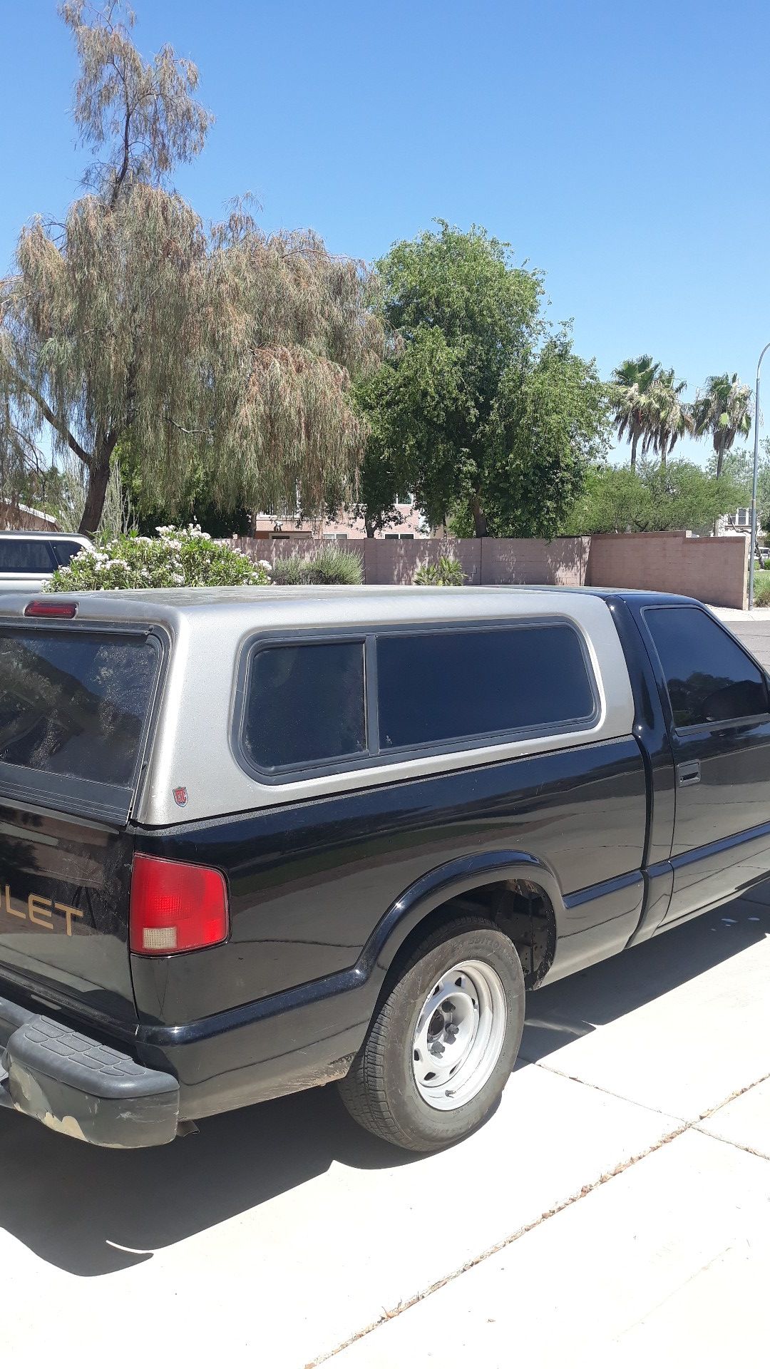 2002 Chevy s10 camper shell for Sale in Mesa, AZ - OfferUp