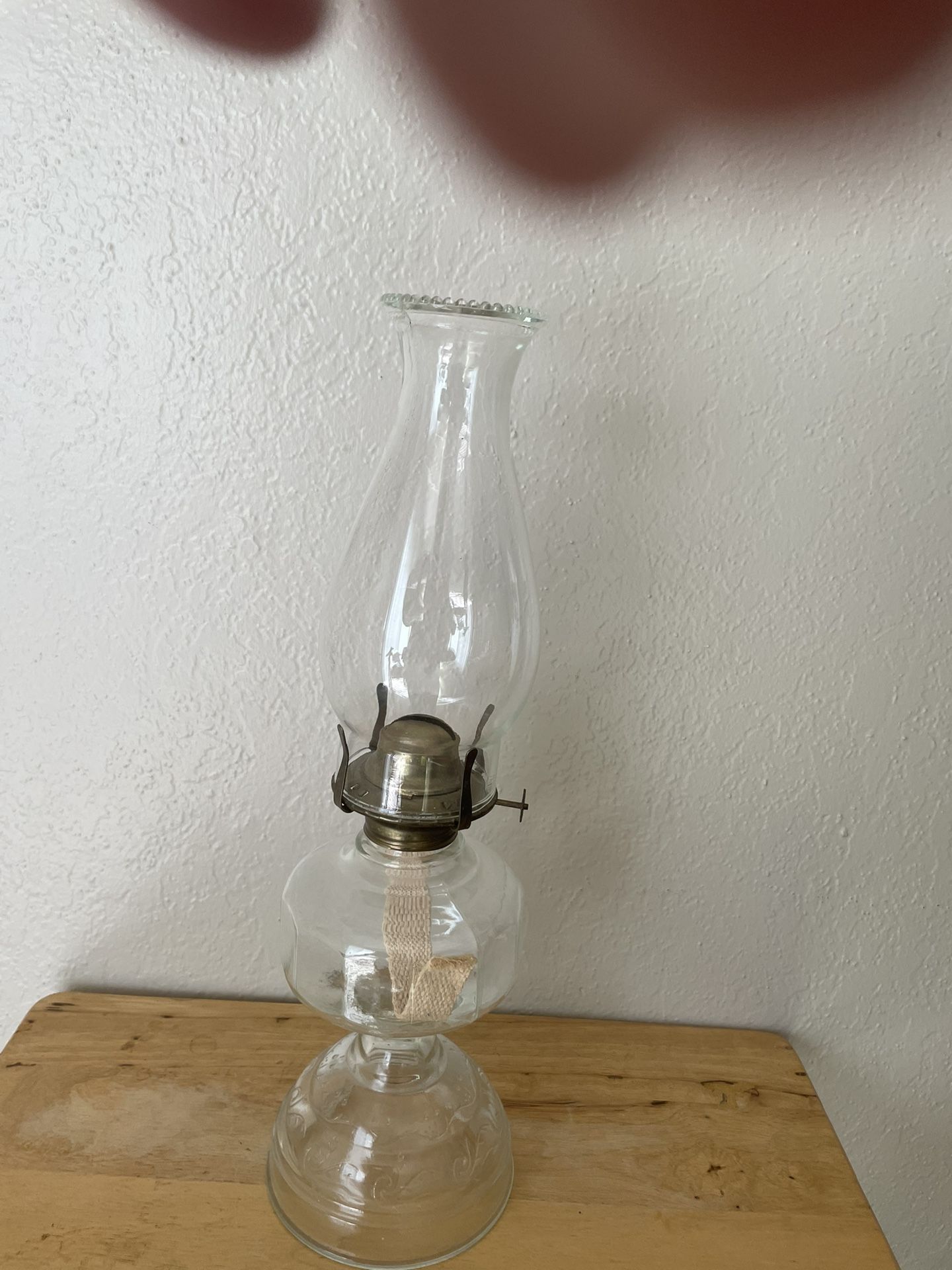 Beautiful Oil Lamp In Perfect Condition Ready To Add Oil & Use In Emergency Or For Ambiance