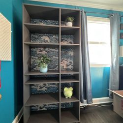 Fantastic Bookshelf with Custom Backing
