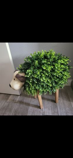 DECORATIVE DOG PLANT
