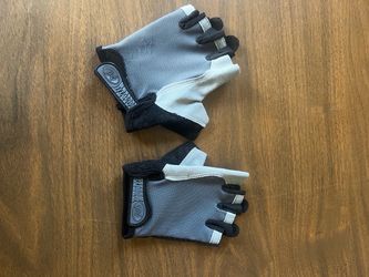 Gloves for gym, sport, outdoor, work. New! Size small.
