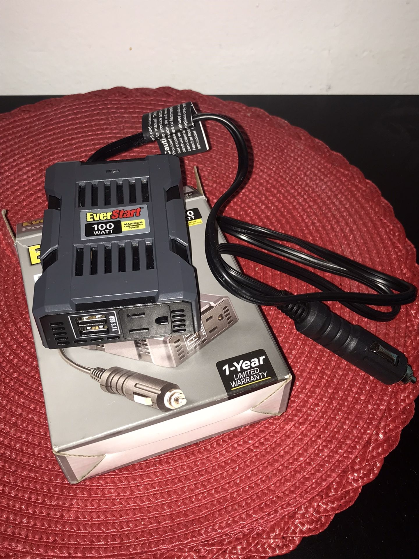 EverStart 100W Vehicle Power Inverter DC/AC (70000MC)