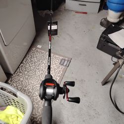 Brand New Abu Garcia Black Max EZcast Baitcaster With Tags