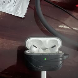 Airpod Pro”s 
