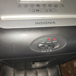Insignia Paper Shredder 