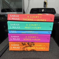A Court of Thorns and Roses Series Set