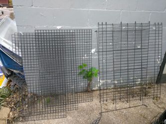 LARGE DOG CRATE GATES. READ DETAILS