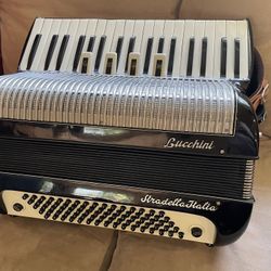 Lucchini, Piano Accordion 80 Bass
