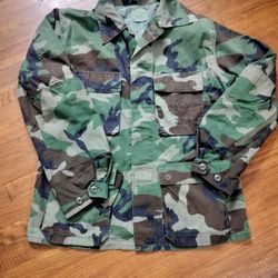 Vintage Camo Field Shirt Size Medium 