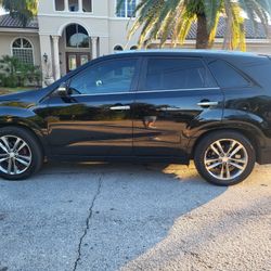 2014 Kia Sorento 129000 Miles Cold Air Leather. Finance With $1000 Down