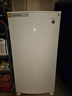 Freezer almost new/ refrigerator/cooler/ fridge