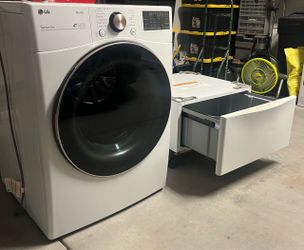 Gas Dryer with Pedestal