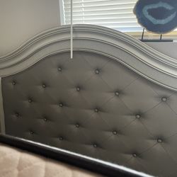 Bed Frame Whit Mattress 