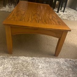 Wood Coffee Table Detail In The Photo Pickup Gaithersburg Md20877