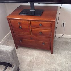 Dresser / Tv stand 