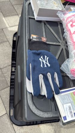 Yankee Gloves