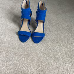 Blue color open toe heels for sale. 91/2  