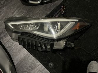 2018 Infiniti Q60 Oem Driver Side Headlight 